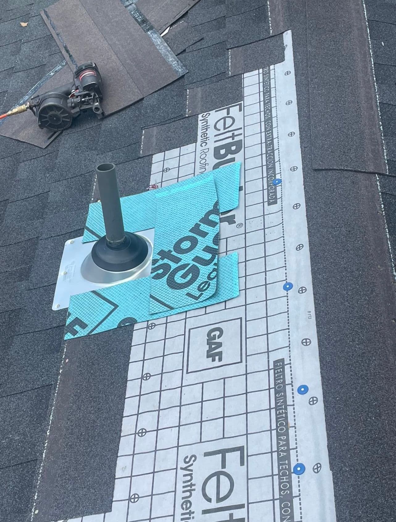 Gallery photos for Expert Roof Replacement with GAF Shingles in Baytown: Image #3