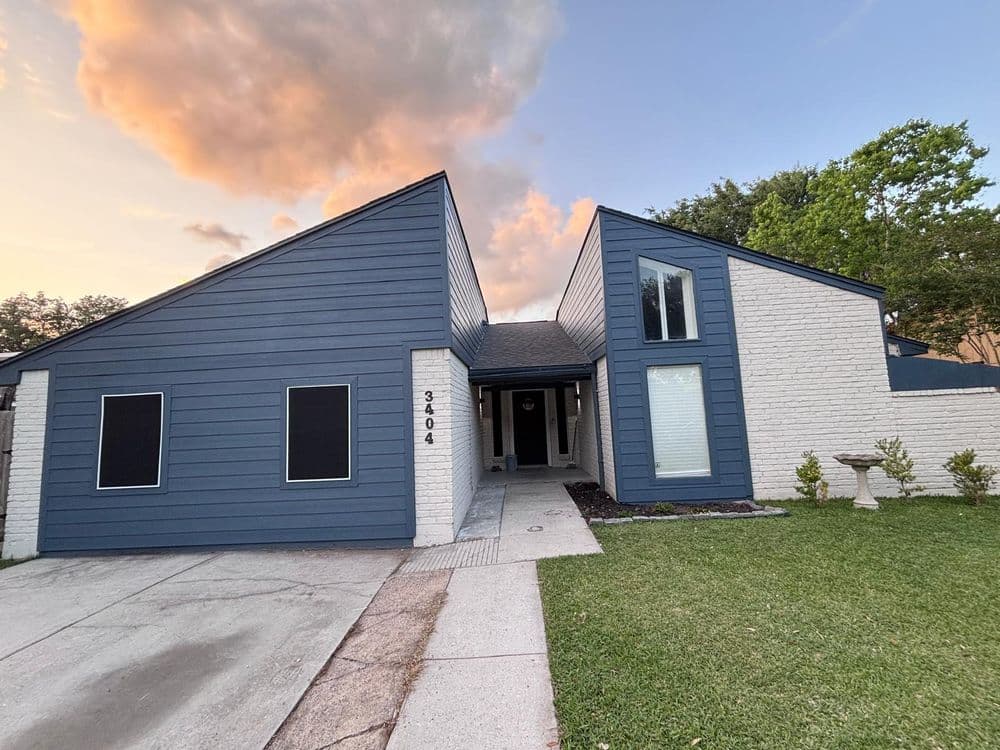 Gallery photos for Fixing a Bad Siding Job in Baytown Before It Got Worse: Image #2